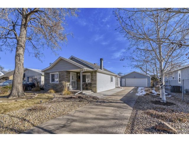 250 N 10th Ave, Brighton, CO 80601