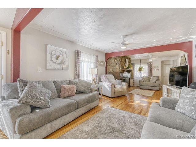 250 N 10th Ave, Brighton, CO 80601