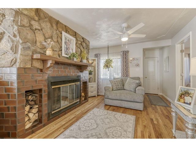 250 N 10th Ave, Brighton, CO 80601