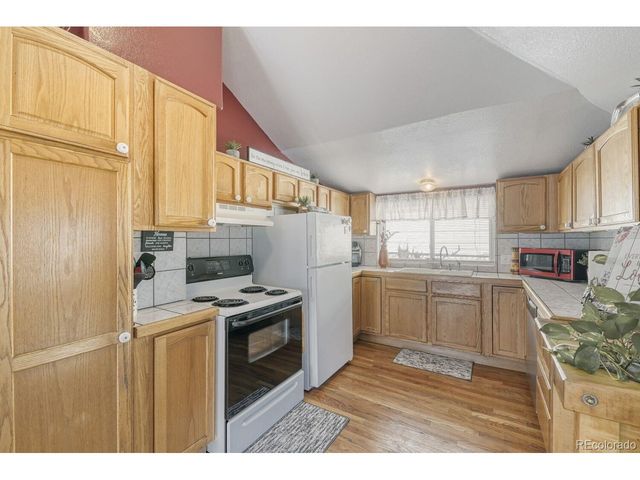 250 N 10th Ave, Brighton, CO 80601