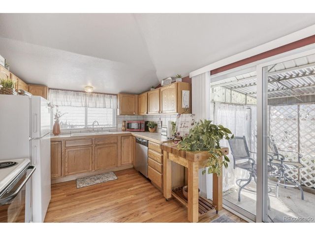 250 N 10th Ave, Brighton, CO 80601