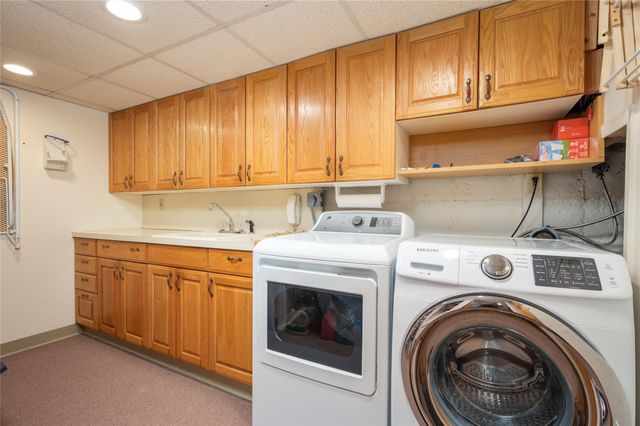 1091 Maple Lane, New Hyde Park, NY 11040