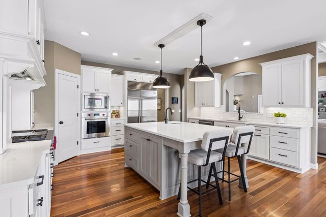 9943 Vagabond Lane N, Maple Grove, MN 55311