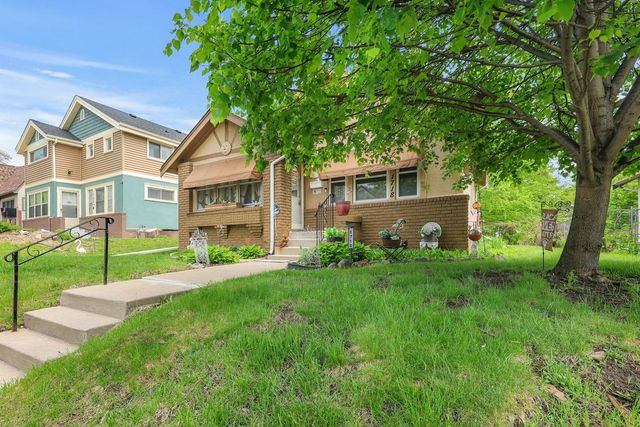 1718 Vincent Avenue N, Minneapolis, MN 55411