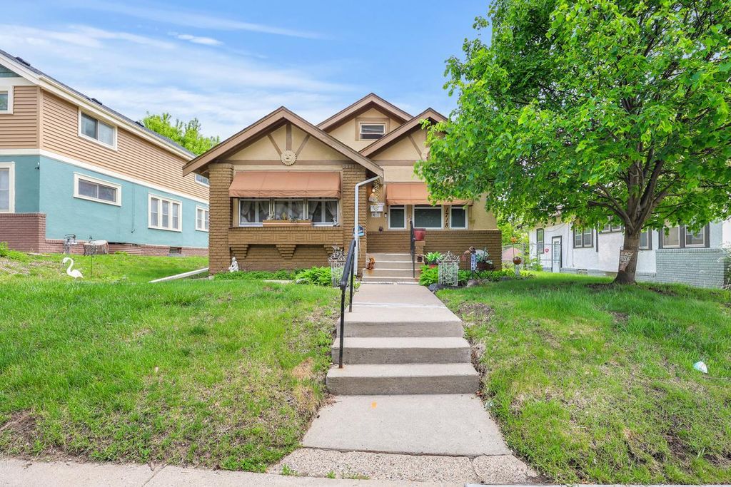 1718 Vincent Avenue N, Minneapolis, MN 55411
