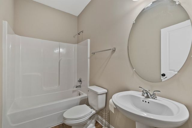 107 Lee Road 2220, Smiths Station, AL 36877