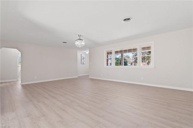 5801 Lathan RD, Norfolk, VA 23502