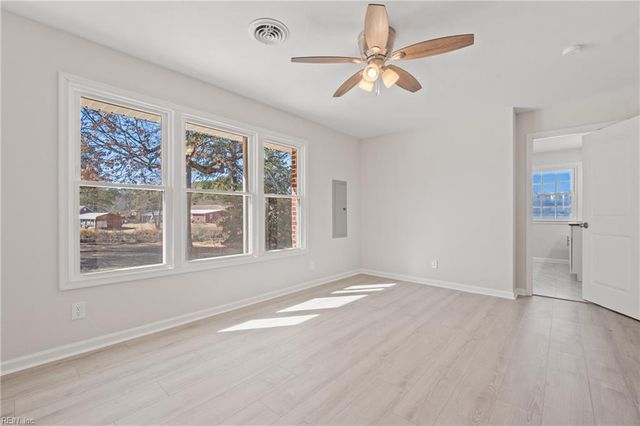 5801 Lathan RD, Norfolk, VA 23502