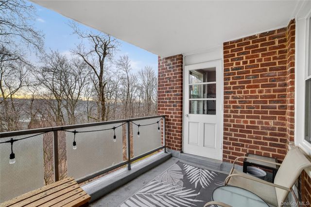 222 Martling Avenue 3-R, Tarrytown, NY 10591