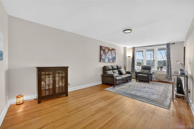 222 Martling Avenue 3-R, Tarrytown, NY 10591