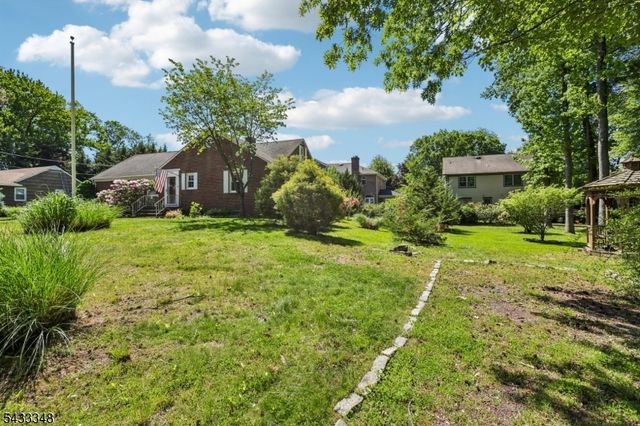 27 Shawnee Rd, Cranford Twp., NJ 07016