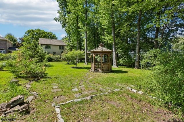 27 Shawnee Rd, Cranford Twp., NJ 07016