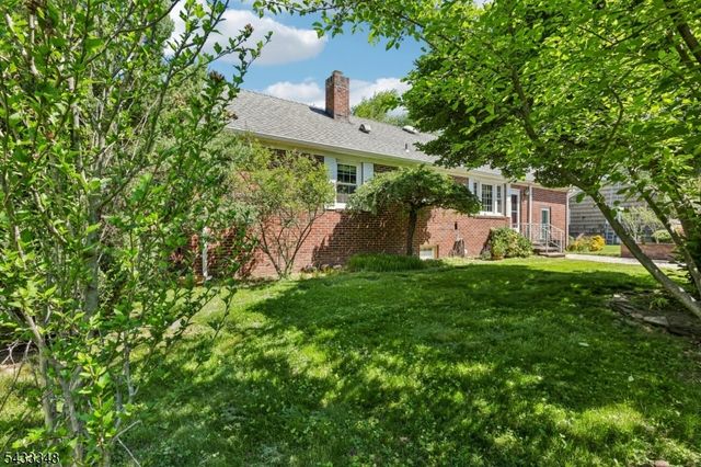27 Shawnee Rd, Cranford Twp., NJ 07016