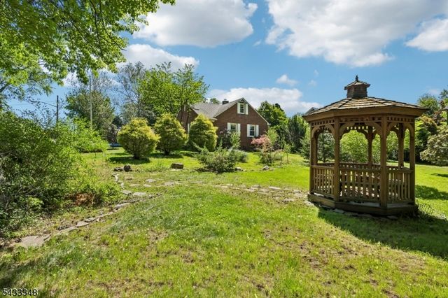 27 Shawnee Rd, Cranford Twp., NJ 07016