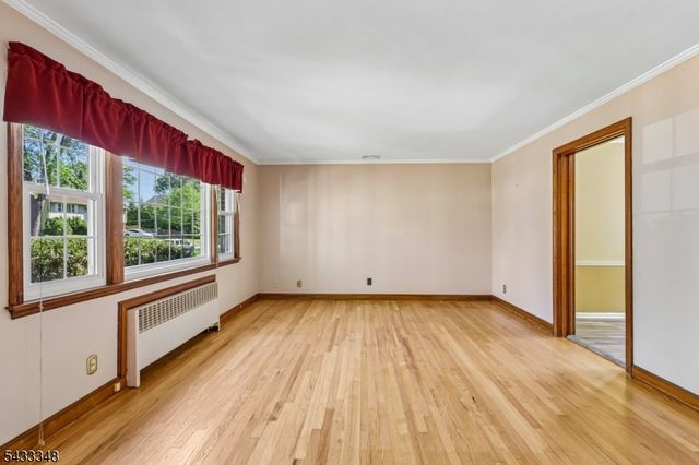 27 Shawnee Rd, Cranford Twp., NJ 07016
