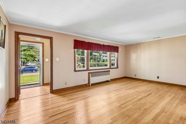 27 Shawnee Rd, Cranford Twp., NJ 07016
