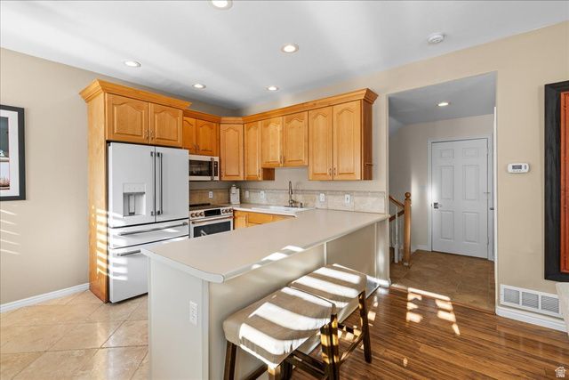 7824 S SEQUOIA TREE LN, Sandy, UT 84094