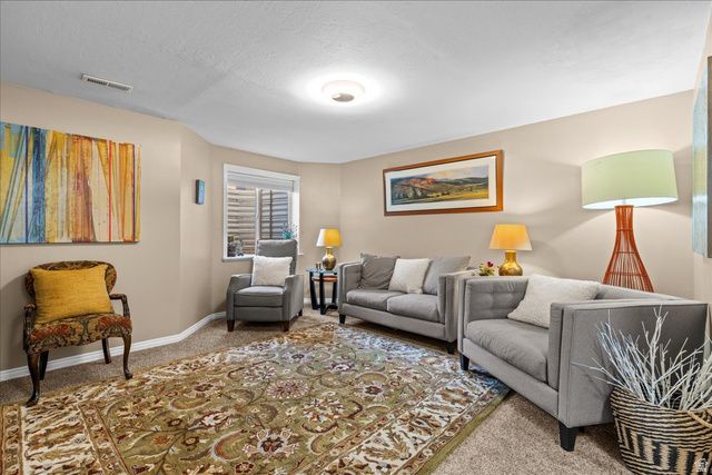 7824 S SEQUOIA TREE LN, Sandy, UT 84094