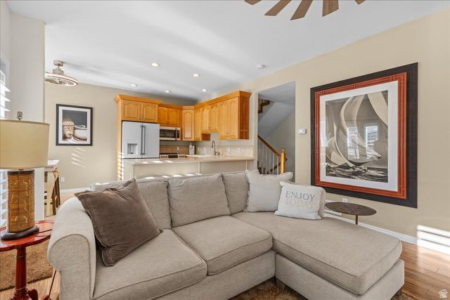 7824 S SEQUOIA TREE LN, Sandy, UT 84094
