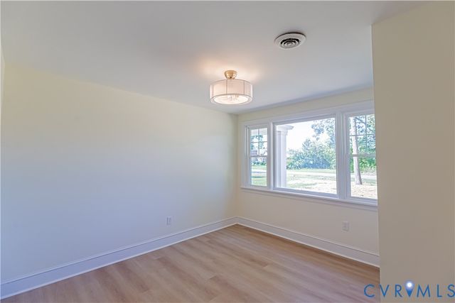 9256 Shannon Rd, Mechanicsville, VA 23116