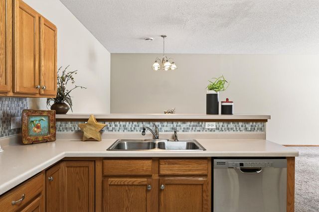 13040 Europa Trail Way N G, Hugo, MN 55038