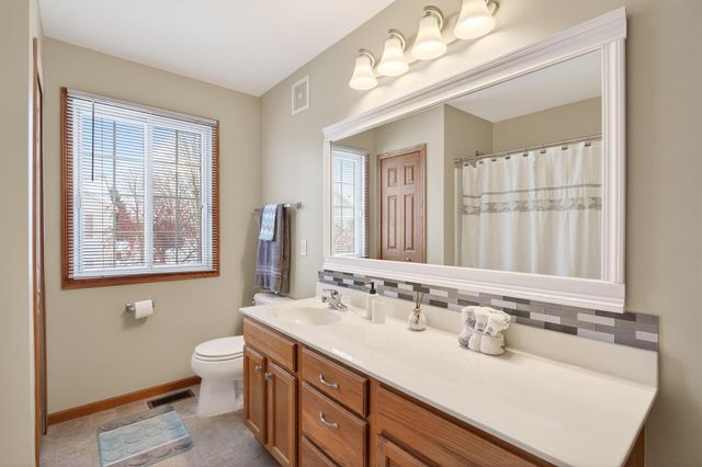 13040 Europa Trail Way N G, Hugo, MN 55038