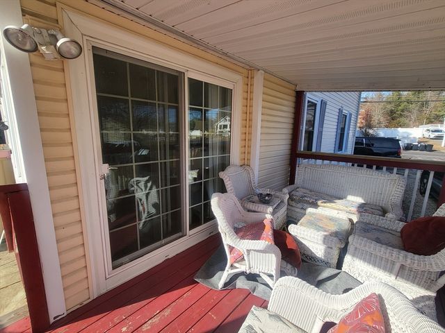 438 School St, Stoughton, MA 02072