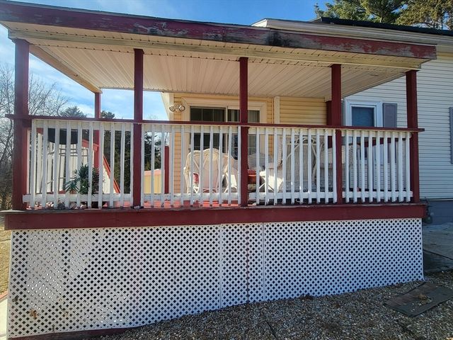 438 School St, Stoughton, MA 02072