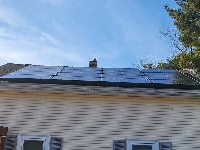 438 School St, Stoughton, MA 02072