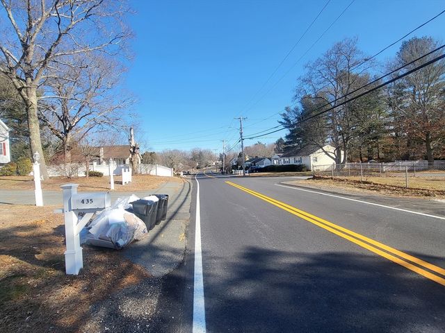 438 School St, Stoughton, MA 02072