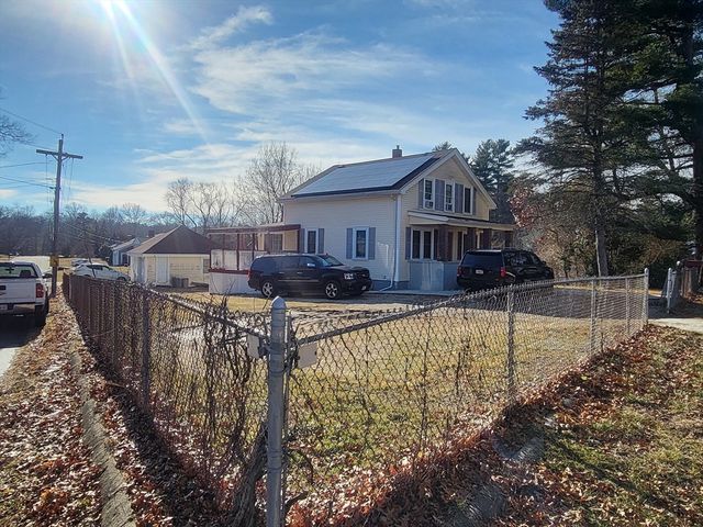 438 School St, Stoughton, MA 02072