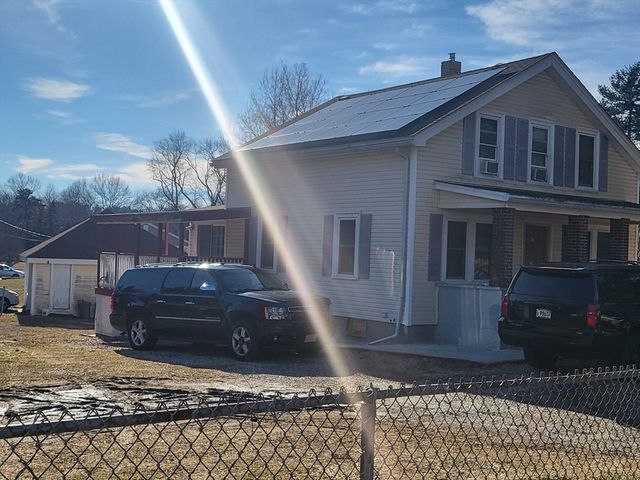 438 School St, Stoughton, MA 02072