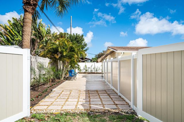 2611 NE 16th Street, Pompano Beach, FL 33062
