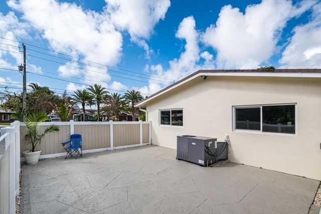 2611 NE 16th Street, Pompano Beach, FL 33062