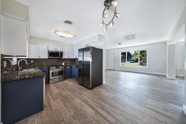 2611 NE 16th Street, Pompano Beach, FL 33062