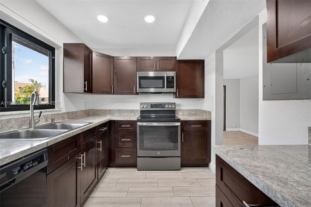 1451 NW 92nd Avenue 191, Pembroke Pines, FL 33024