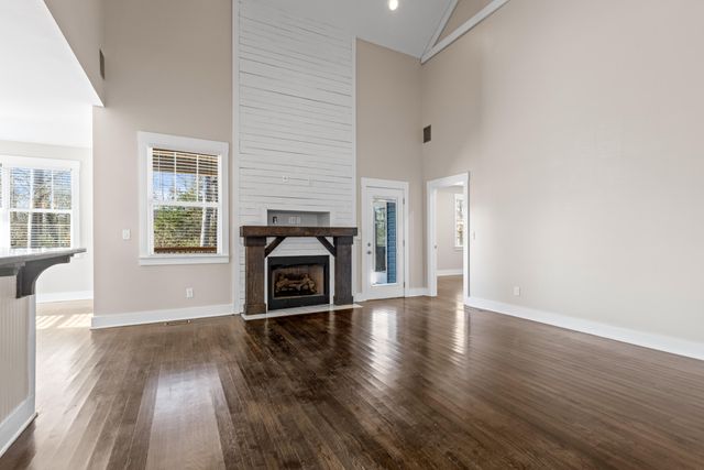 1882 Crabtree Rd, Hixson, TN 37343