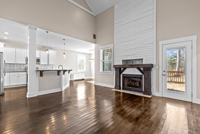 1882 Crabtree Rd, Hixson, TN 37343