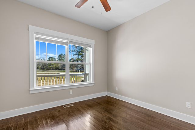 1882 Crabtree Rd, Hixson, TN 37343