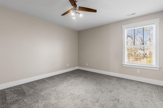 1882 Crabtree Rd, Hixson, TN 37343