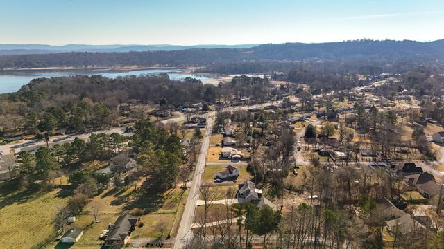 1882 Crabtree Rd, Hixson, TN 37343