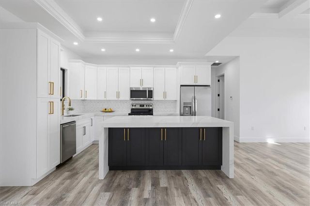 1105 22nd AVE NE, Naples, FL 34120