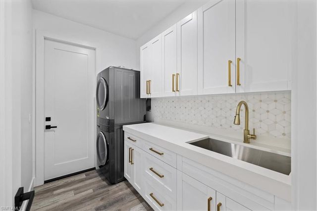 1105 22nd AVE NE, Naples, FL 34120