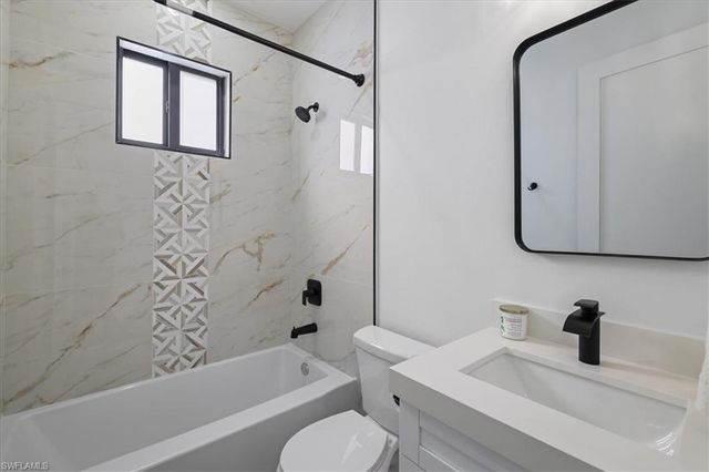 1105 22nd AVE NE, Naples, FL 34120