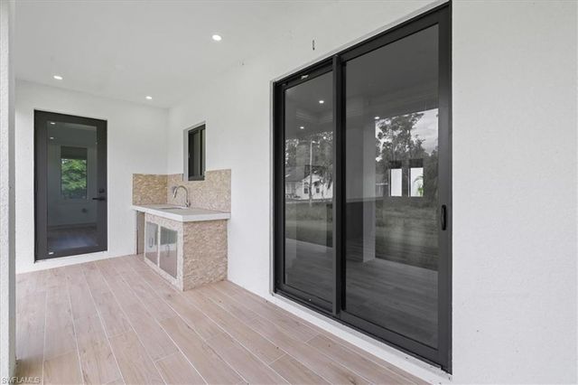 1105 22nd AVE NE, Naples, FL 34120