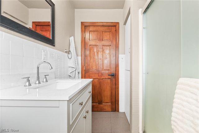 1043 Slosson Street, Akron, OH 44320