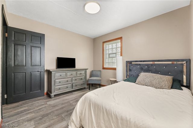 1043 Slosson Street, Akron, OH 44320