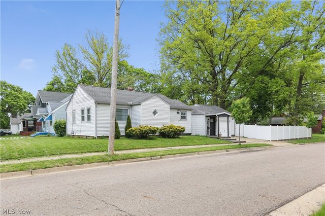 1043 Slosson Street, Akron, OH 44320