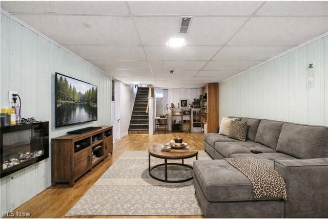 1043 Slosson Street, Akron, OH 44320