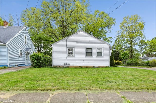 1043 Slosson Street, Akron, OH 44320
